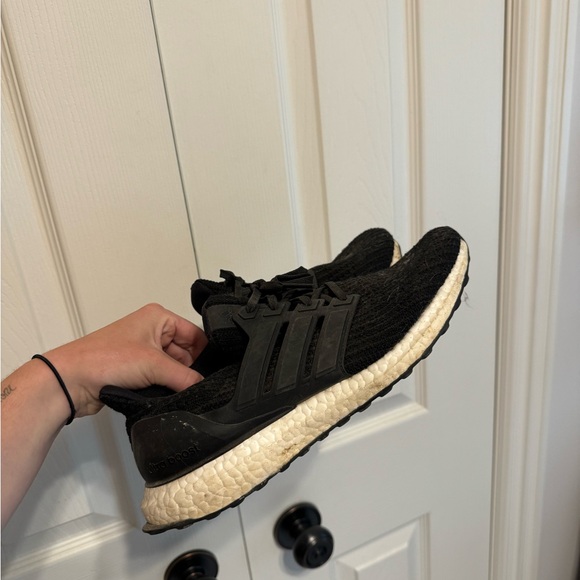 Adidas Ultraboost - Picture 2 of 5